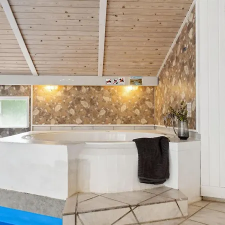Jorinde - 1km From The Sea By Interhome Feriehus
